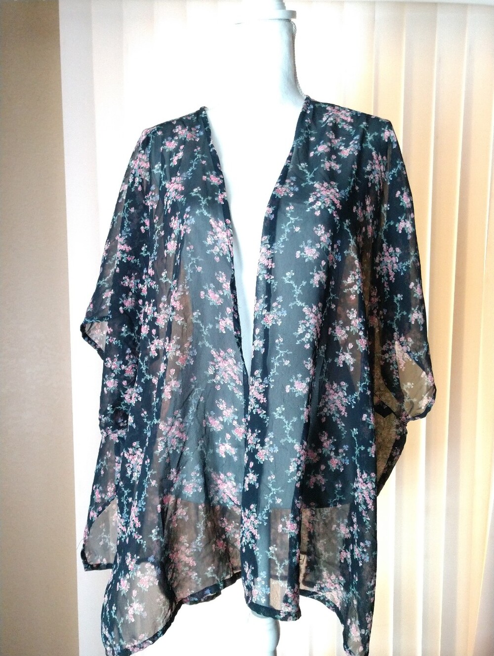 Charlotte Russe Lightweight Sheer Beach Coverup Short Robe Floral Oversized MED